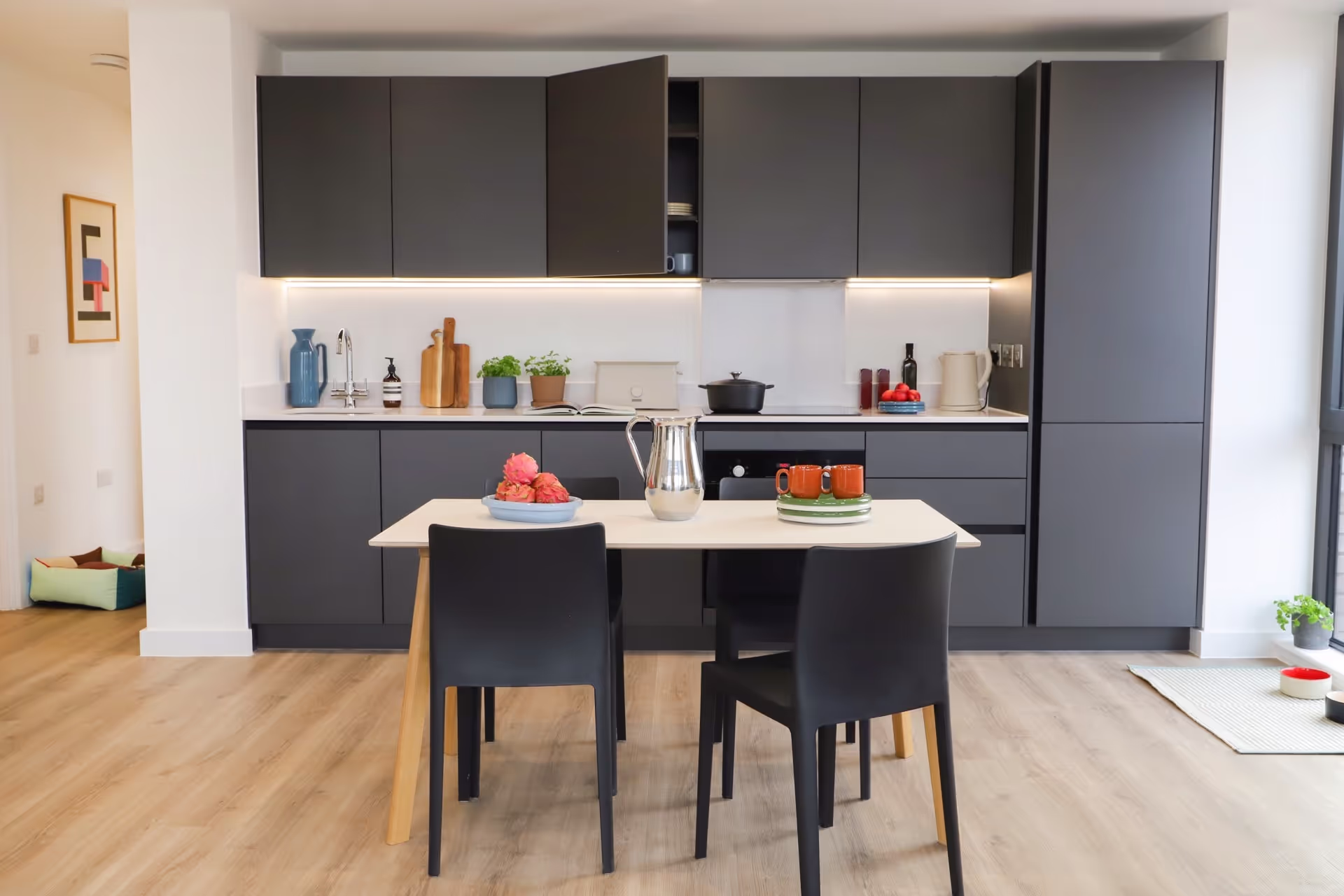 Farnworth Green 2 bed apartment kitchen